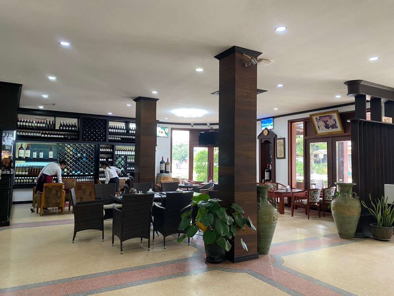 Subinh Hotel And Restaurant Pakse Exterior foto