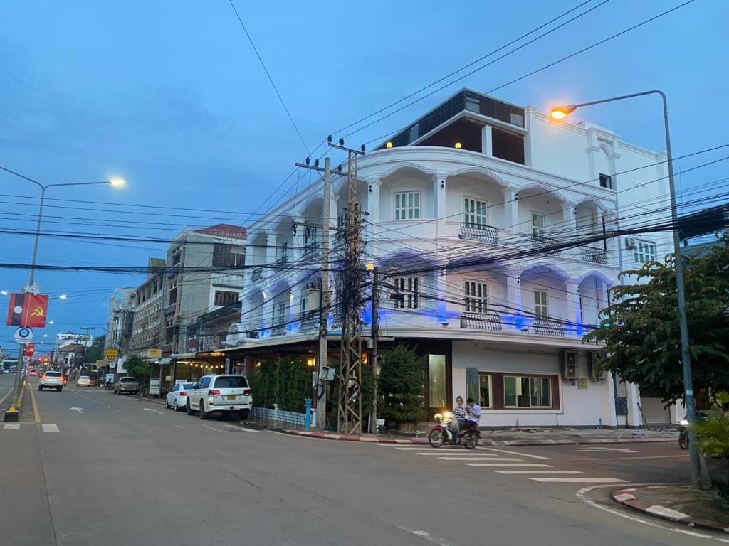 Subinh Hotel And Restaurant Pakse Exterior foto